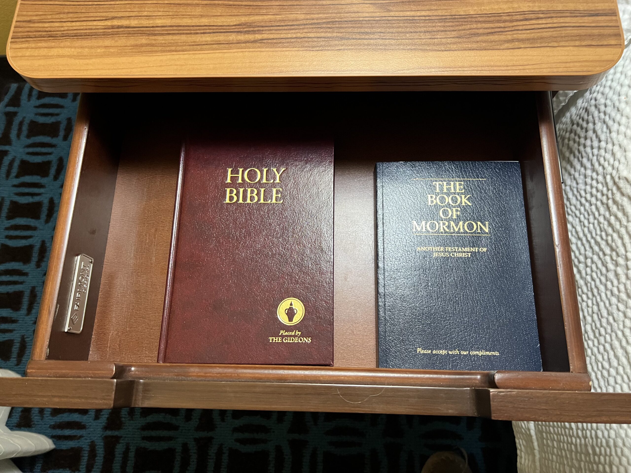 Re-Tweets | Books in Nightstands